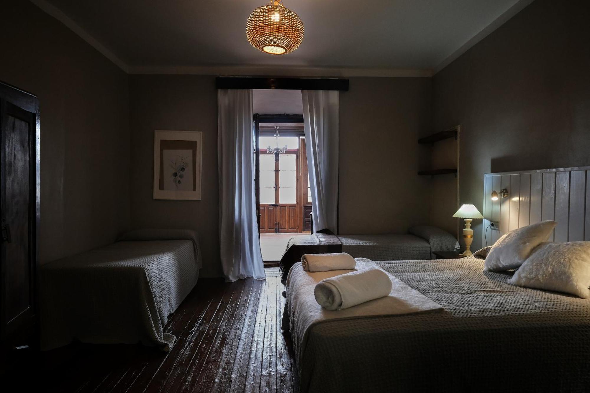 Casa Rural Palacio Conde De Aldana Con Piscina Entre Encinares Y Dehesas Terradillos Eksteriør bilde