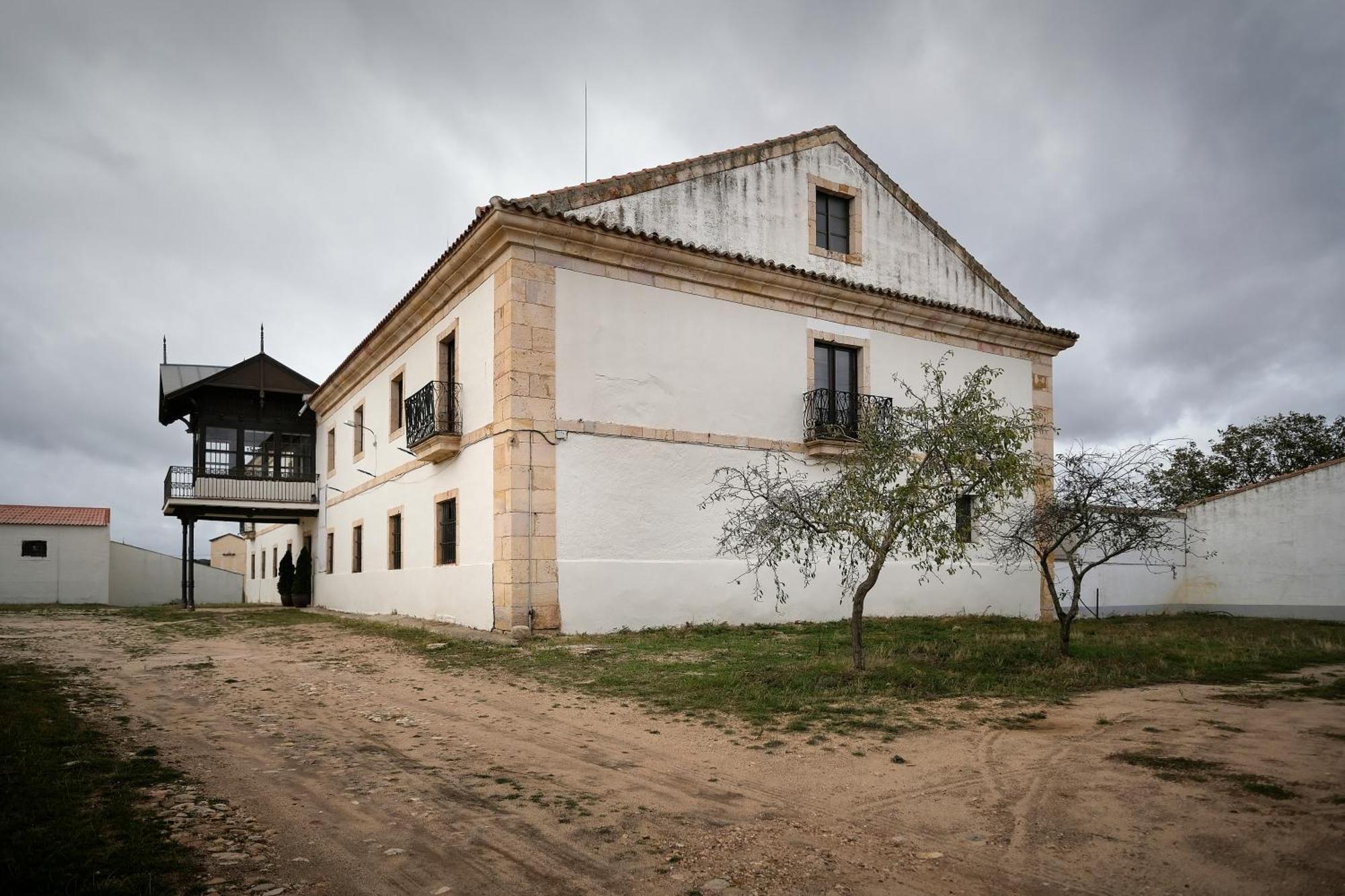 Casa Rural Palacio Conde De Aldana Con Piscina Entre Encinares Y Dehesas Terradillos Eksteriør bilde