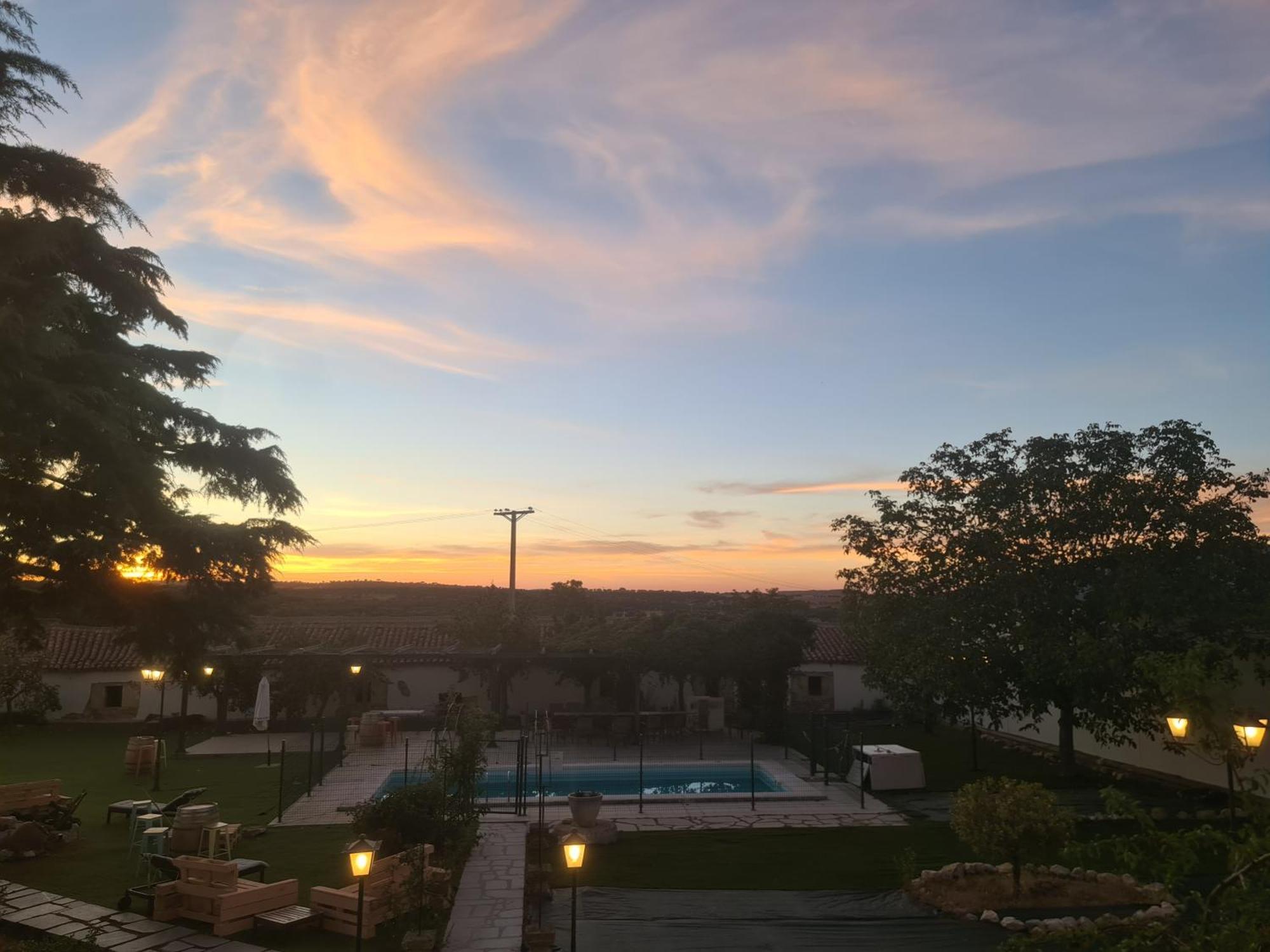 Casa Rural Palacio Conde De Aldana Con Piscina Entre Encinares Y Dehesas Terradillos Eksteriør bilde