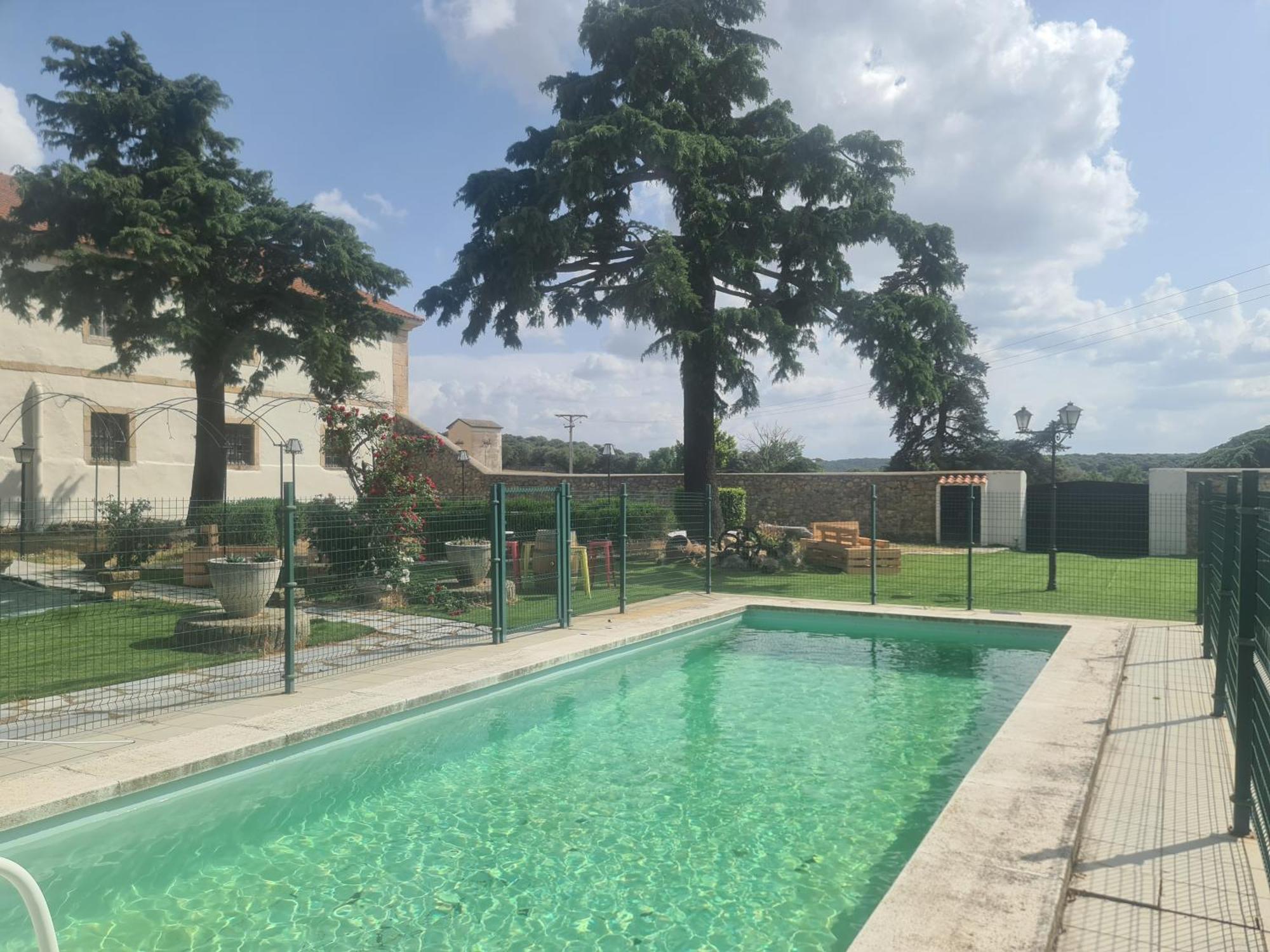 Casa Rural Palacio Conde De Aldana Con Piscina Entre Encinares Y Dehesas Terradillos Eksteriør bilde