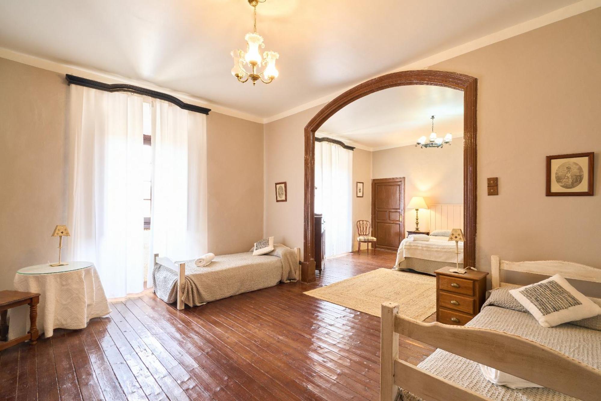 Casa Rural Palacio Conde De Aldana Con Piscina Entre Encinares Y Dehesas Terradillos Eksteriør bilde
